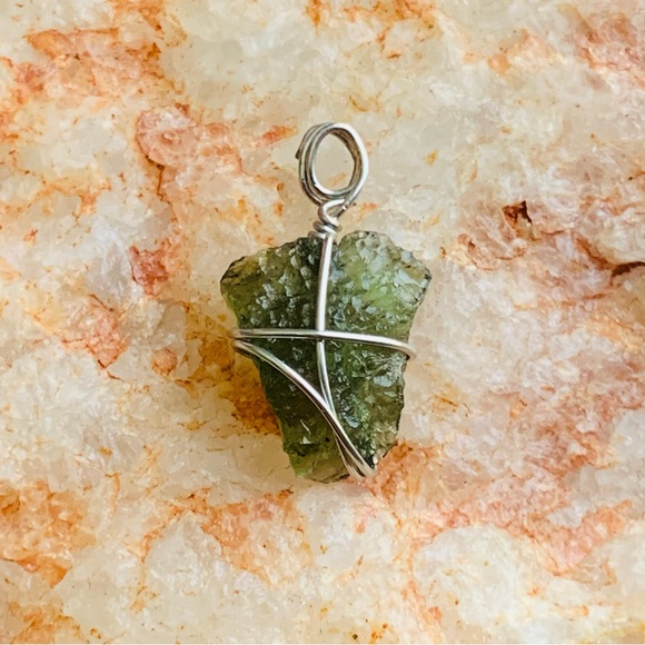 ☼ Layered Crystal Necklace ☼ - Picture 2 of 3